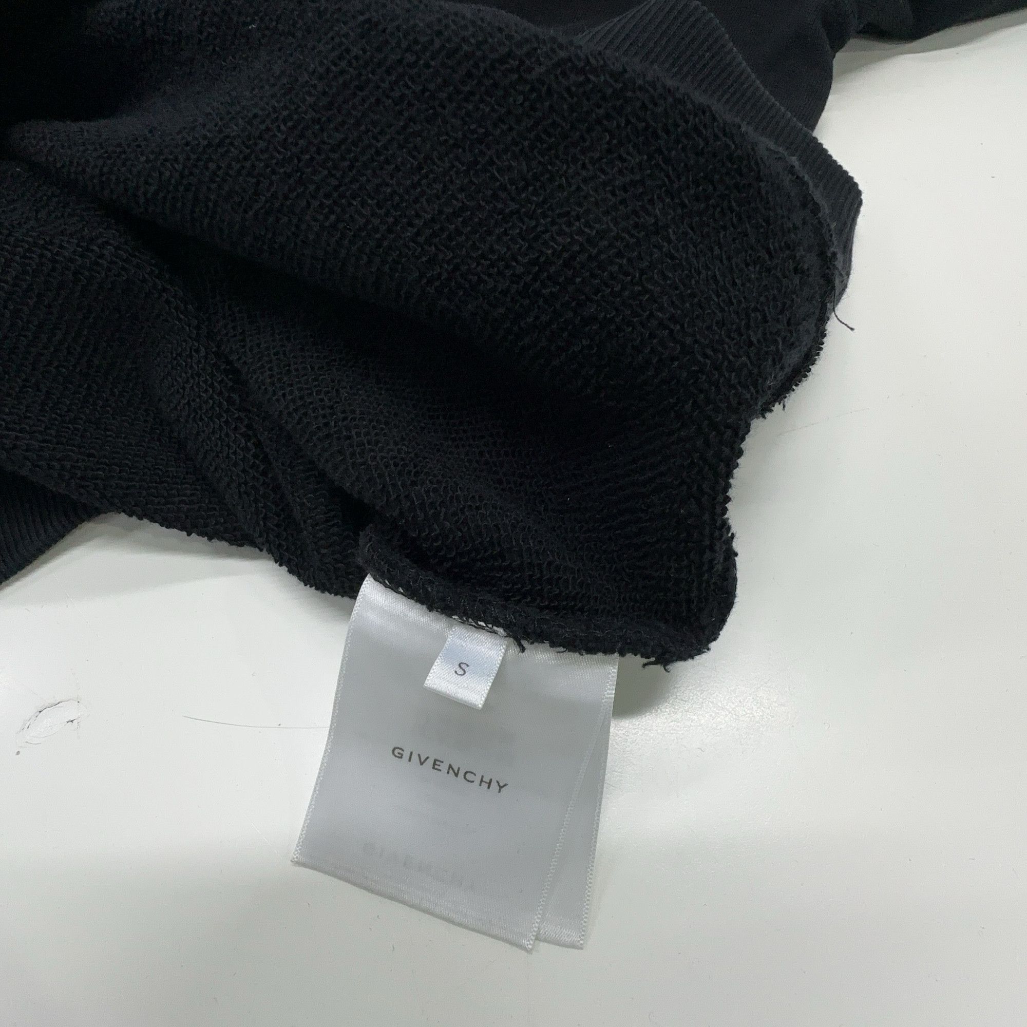 Givenchy Givenchy Reverse Logo Sweatshirt Size S Size US S / EU 44-46 / 1 - 4 Thumbnail