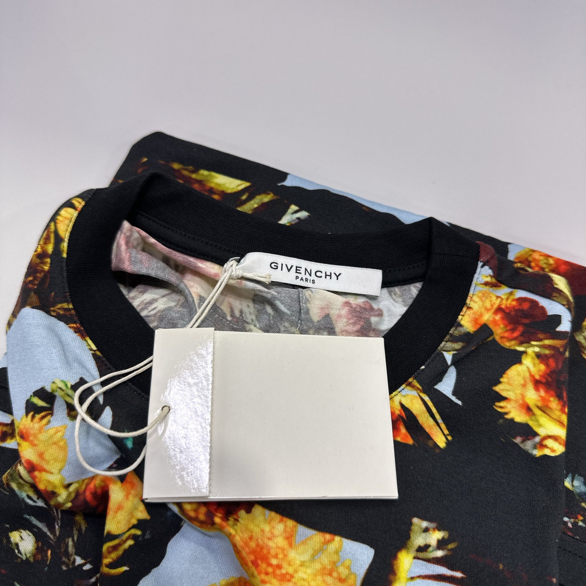 Givenchy Givenchy Floral Print T-Shirt Size XS Size US XS / EU 42 / 0 - 3 Thumbnail