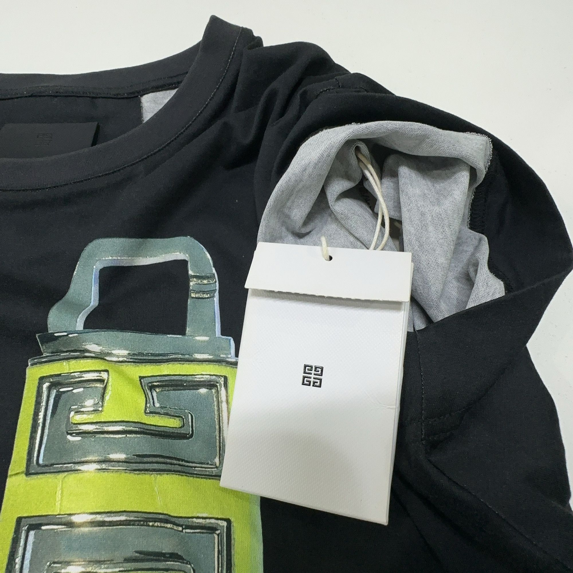 Givenchy Givenchy Padlock Graphic T-Shirt Size S Size US S / EU 44-46 / 1 - 6 Thumbnail