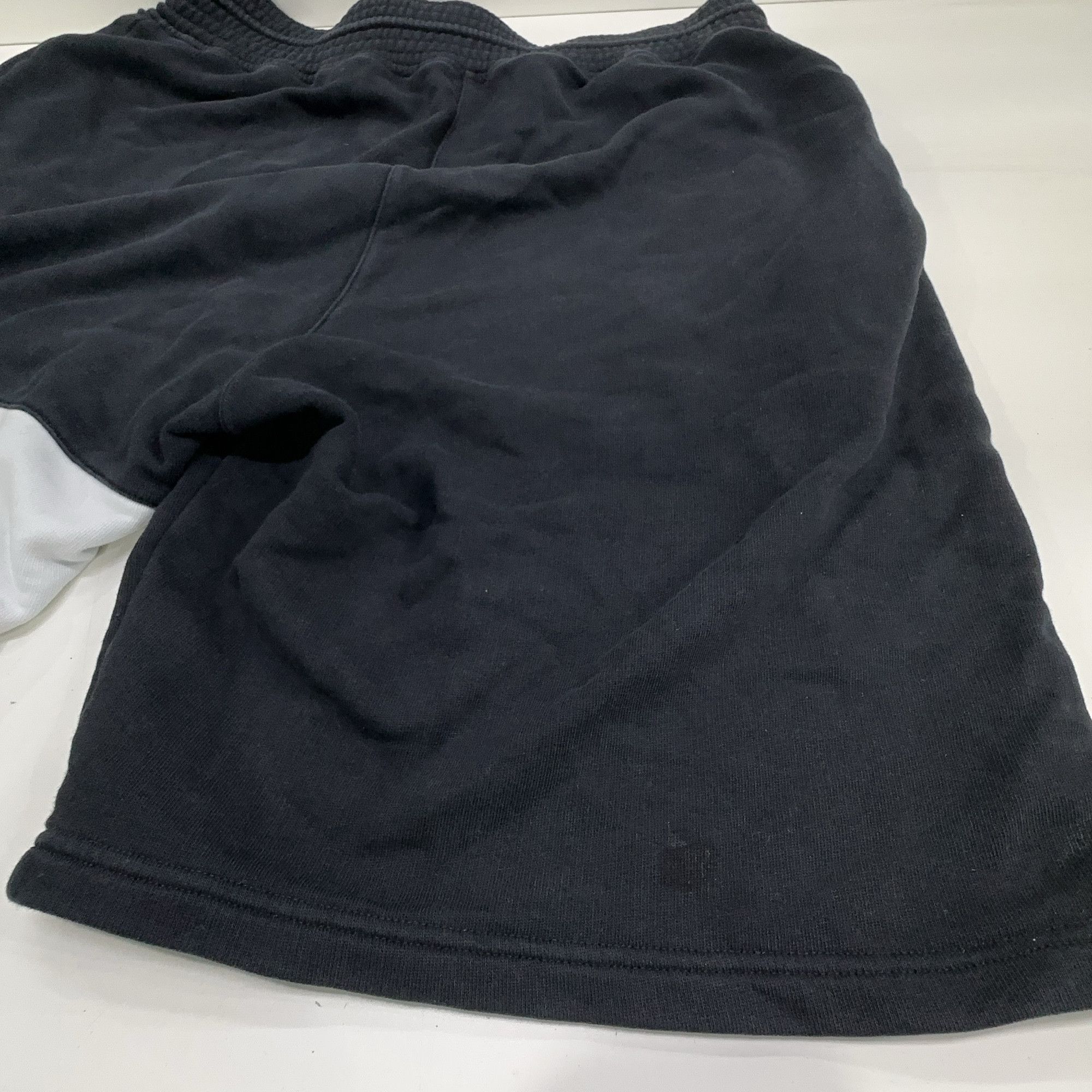Givenchy Givenchy Contrast Panel Logo Shorts Size L Size US 34 / EU 50 - 9 Thumbnail