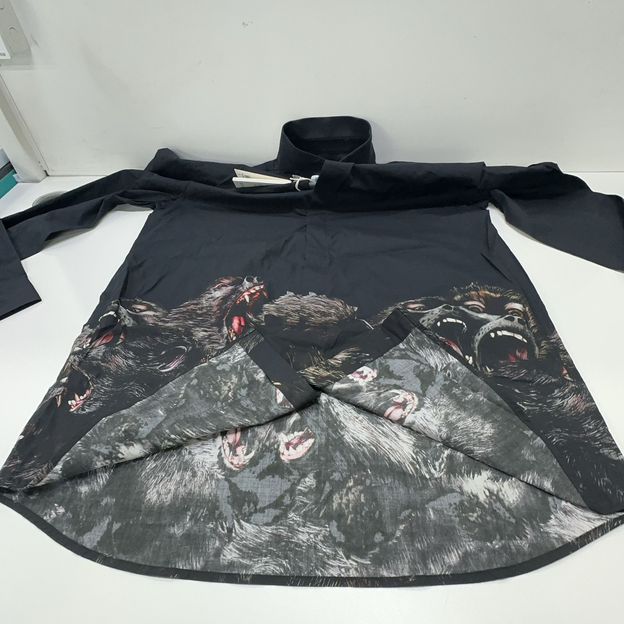 Givenchy Givenchy Gorilla Print Button Up Shirt Size L Size US L / EU 52-54 / 3 - 9 Thumbnail