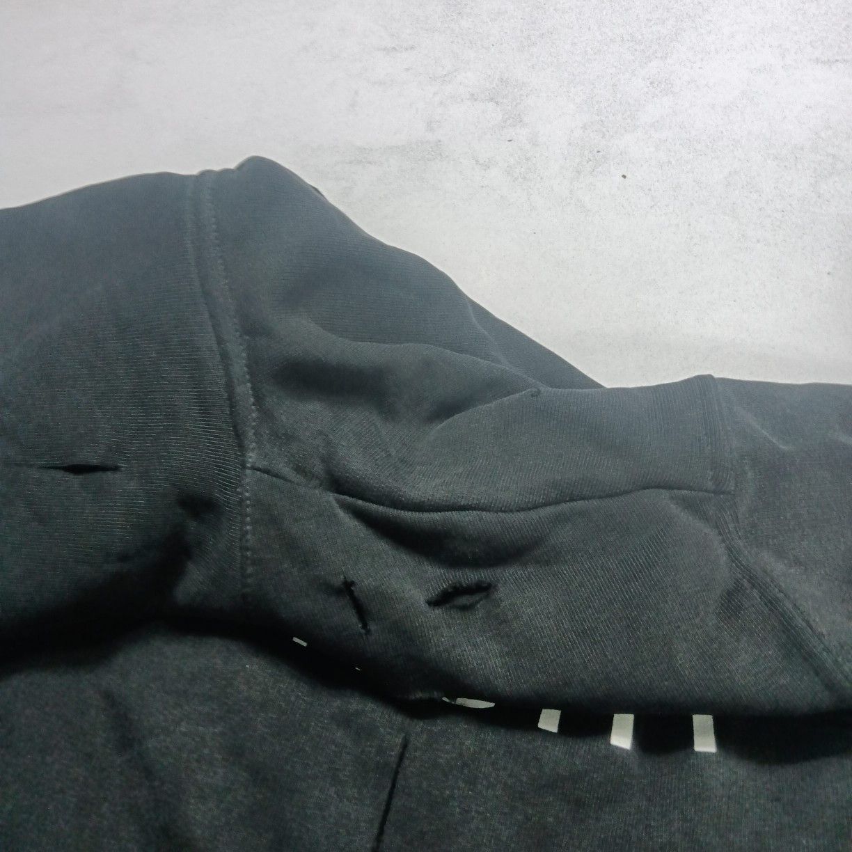 Givenchy Givenchy Distressed Logo Hoodie Size XXL Size US XXL / EU 58 / 5 - 12 Thumbnail