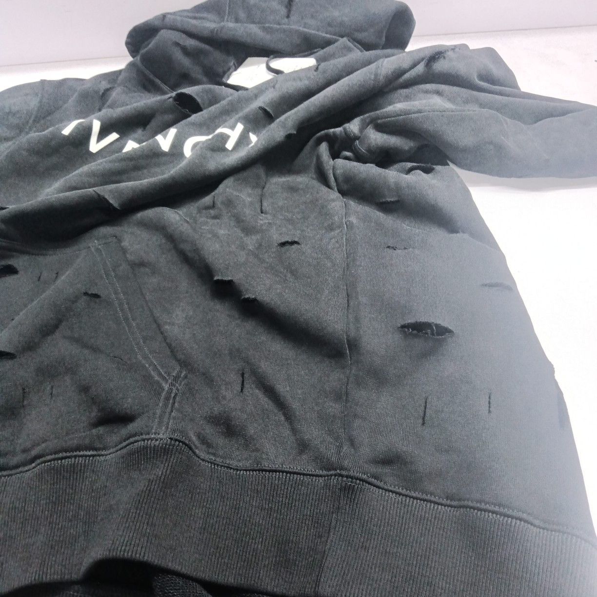 Givenchy Givenchy Distressed Logo Hoodie Size XXL Size US XXL / EU 58 / 5 - 19 Thumbnail