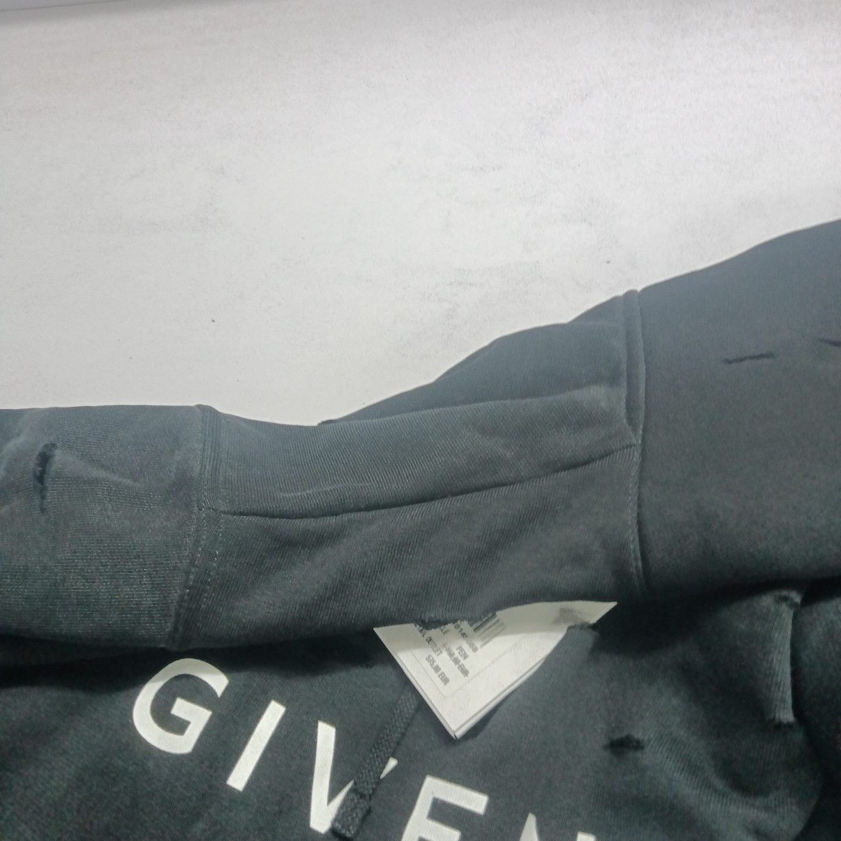 Givenchy Givenchy Distressed Logo Hoodie Size XXL Size US XXL / EU 58 / 5 - 13 Thumbnail
