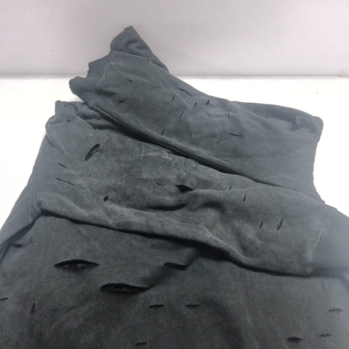 Givenchy Givenchy Distressed Logo Hoodie Size XXL Size US XXL / EU 58 / 5 - 20 Thumbnail