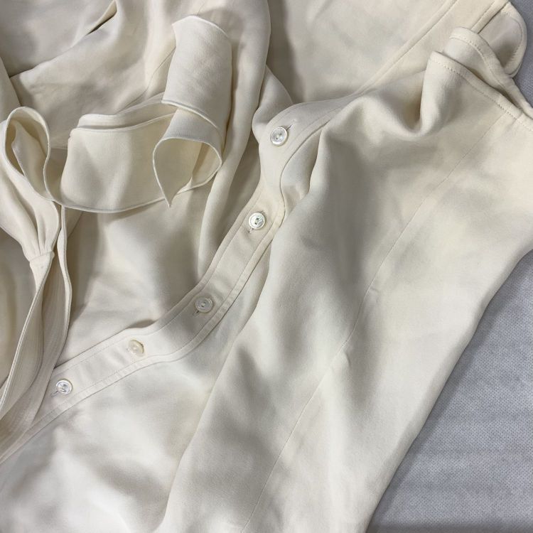 Louis Vuitton Louis Vuitton Silk Tie-Neck Blouse Size 36 Size XS / US 0-2 / IT 36-38 - 8 Thumbnail