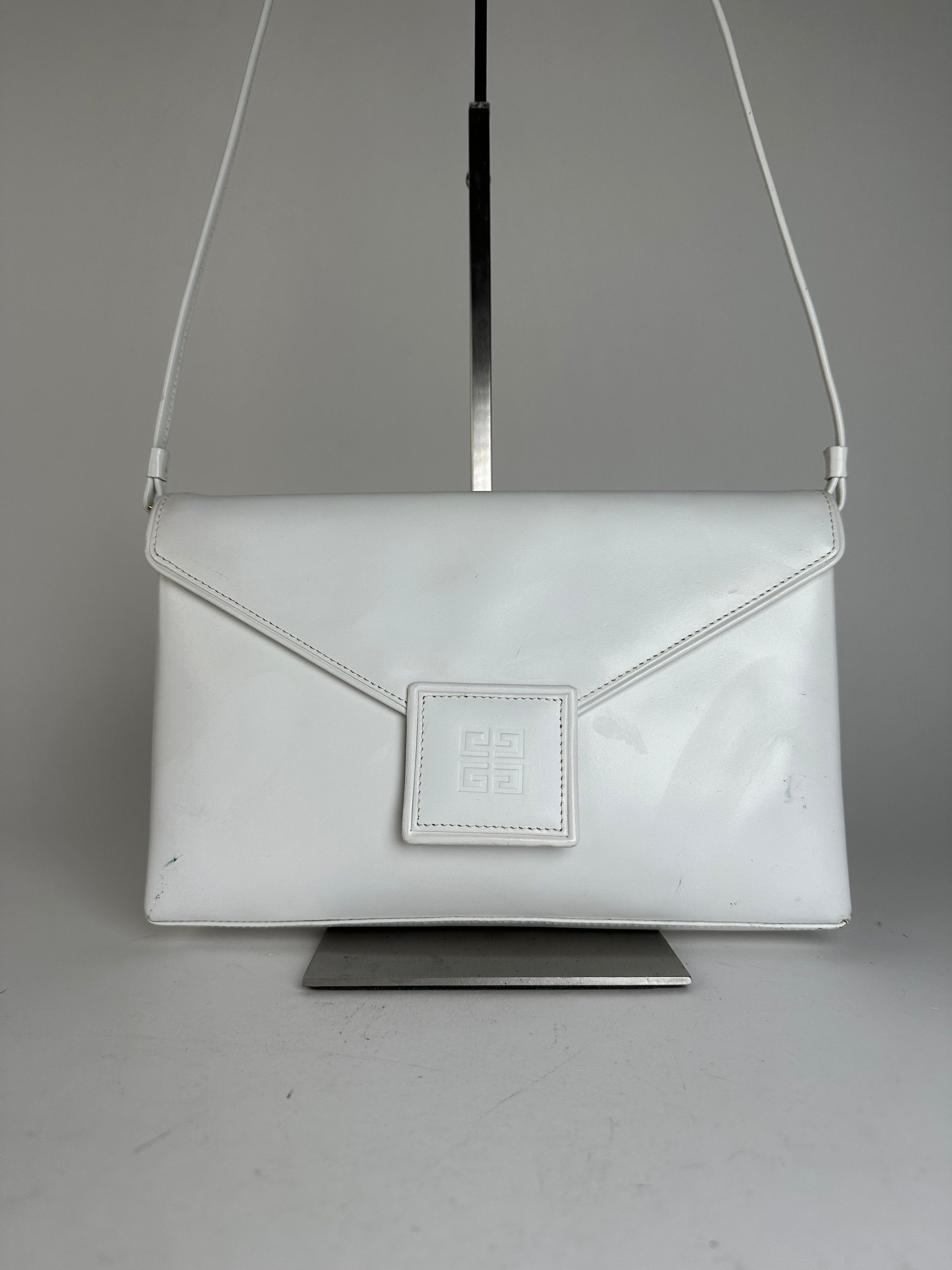 Givenchy Vintage 4G Logo Envelope Shoulder Bag White Leather Size ONE SIZE - 11 Thumbnail