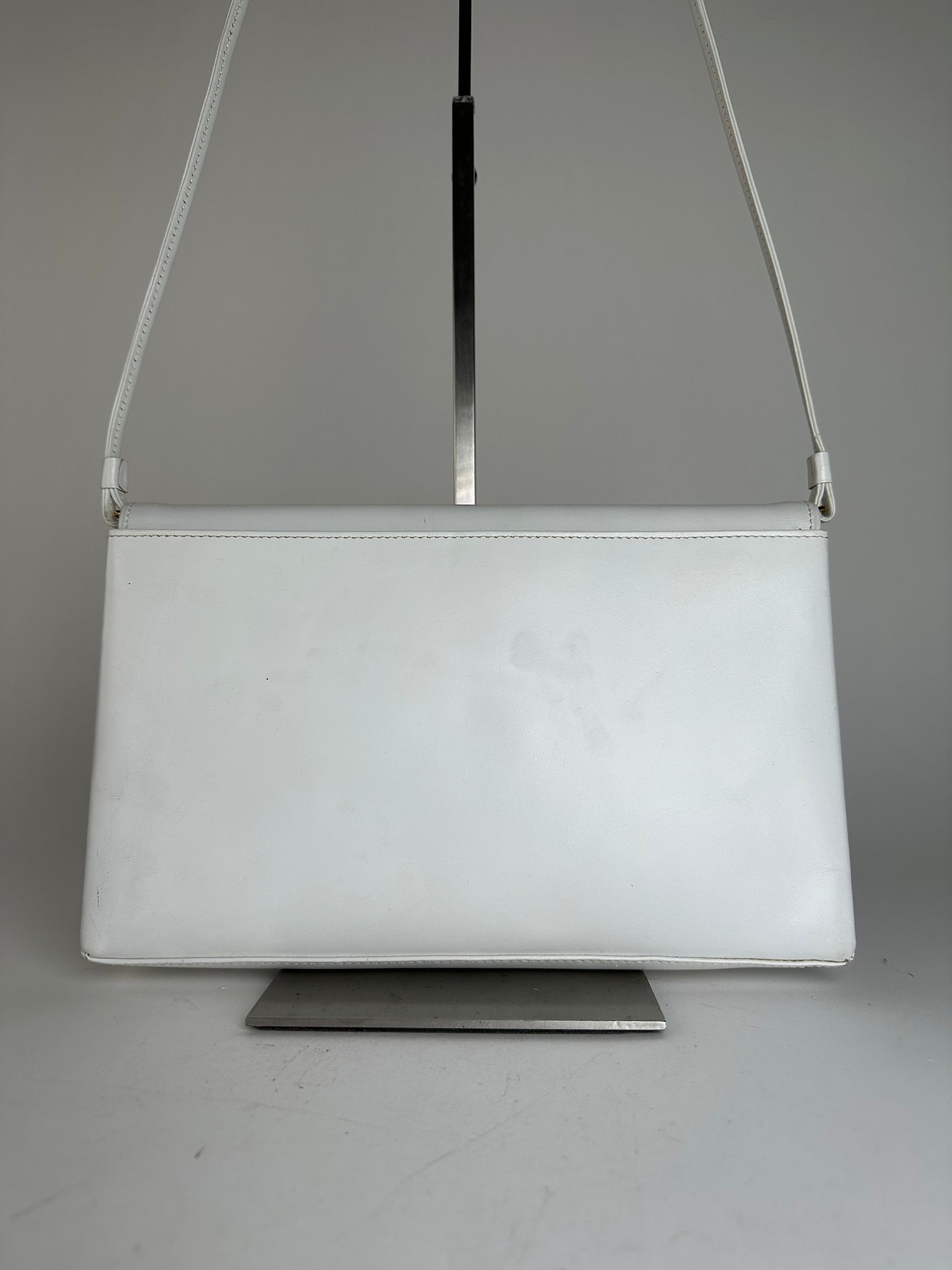 Givenchy Vintage 4G Logo Envelope Shoulder Bag White Leather Size ONE SIZE - 12 Thumbnail