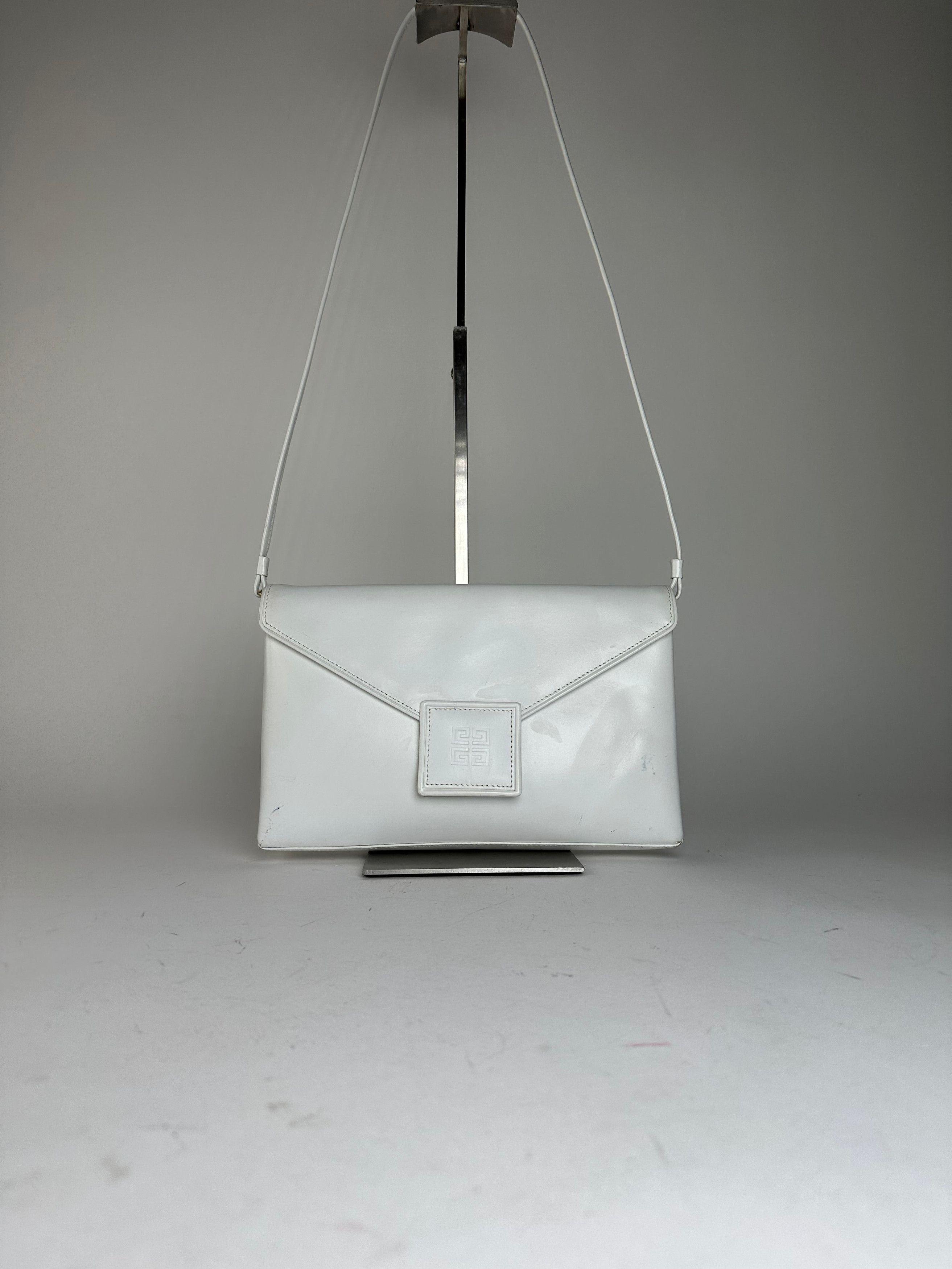Givenchy Vintage 4G Logo Envelope Shoulder Bag White Leather Size ONE SIZE - 2 Thumbnail