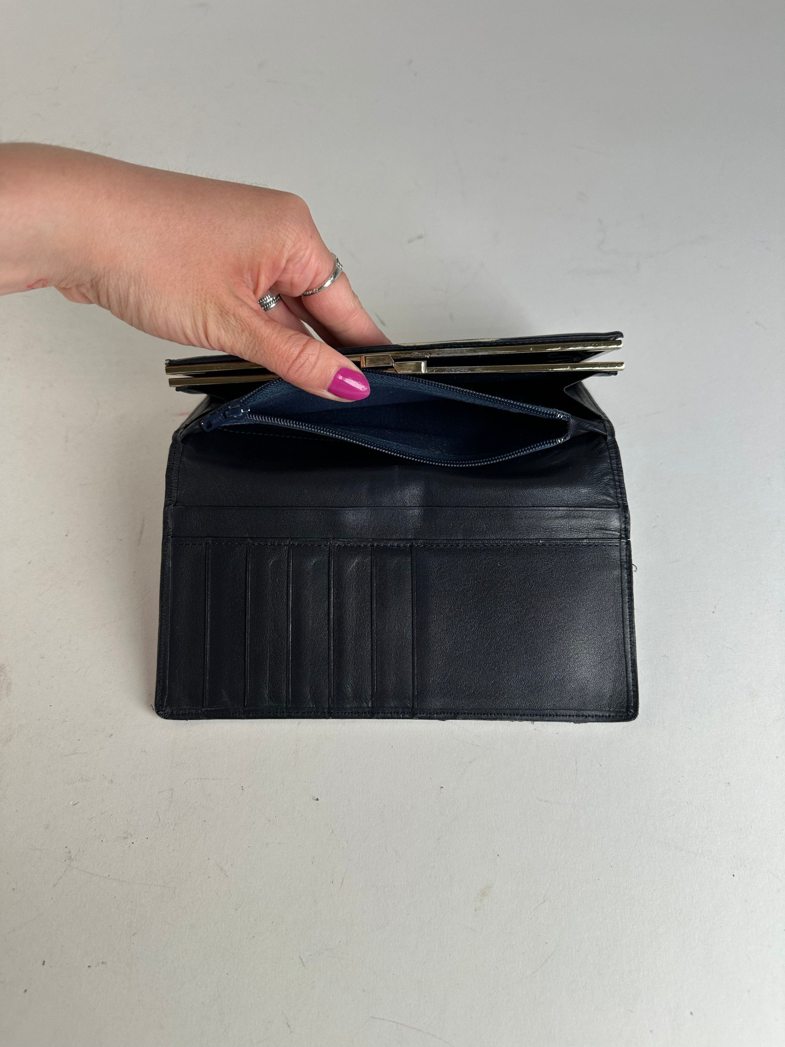 Givenchy Vintage Long Bifold Wallet Navy Leather Size ONE SIZE - 4 Thumbnail