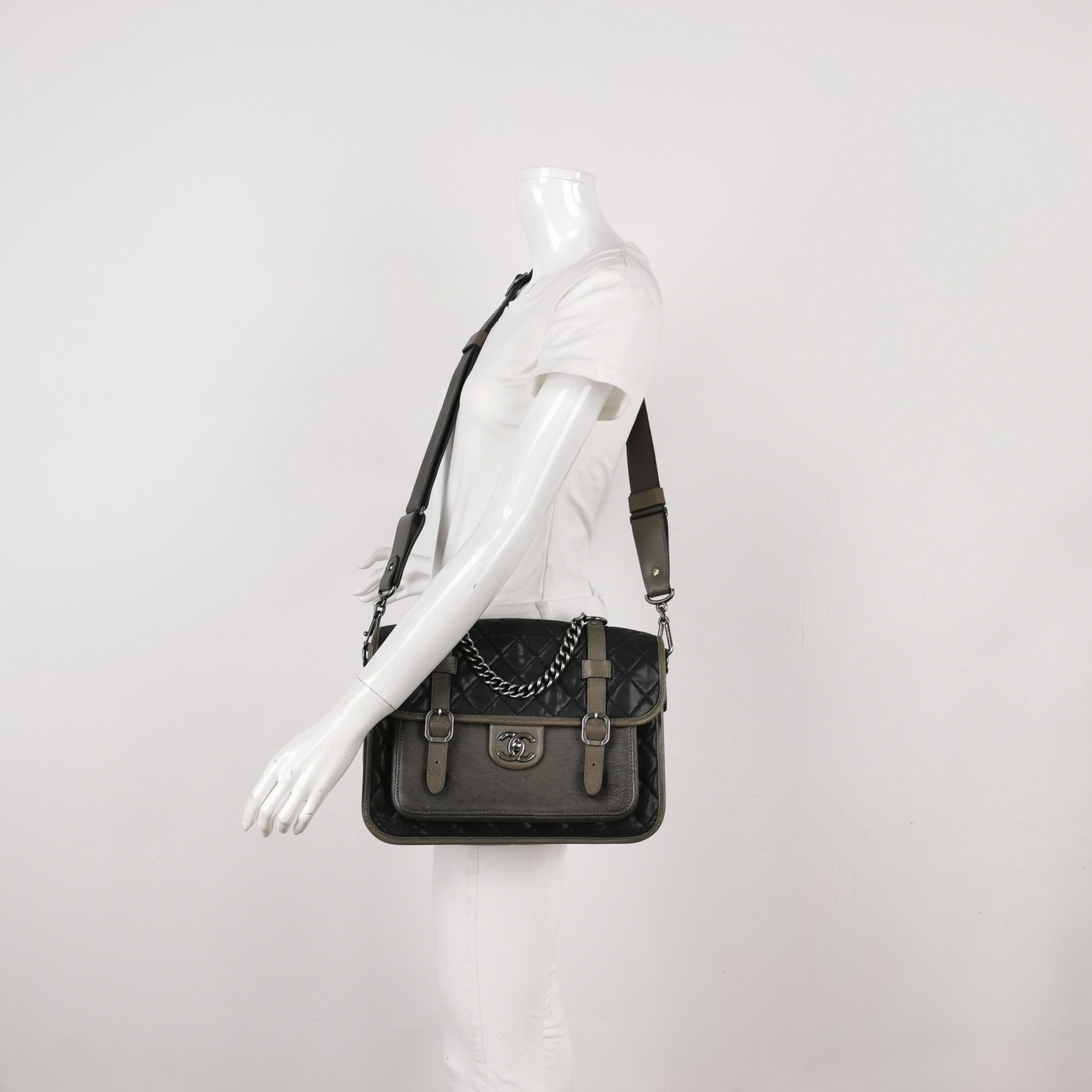 Chanel Chanel Women os Shoulder Bags Size ONE SIZE - 2 Thumbnail