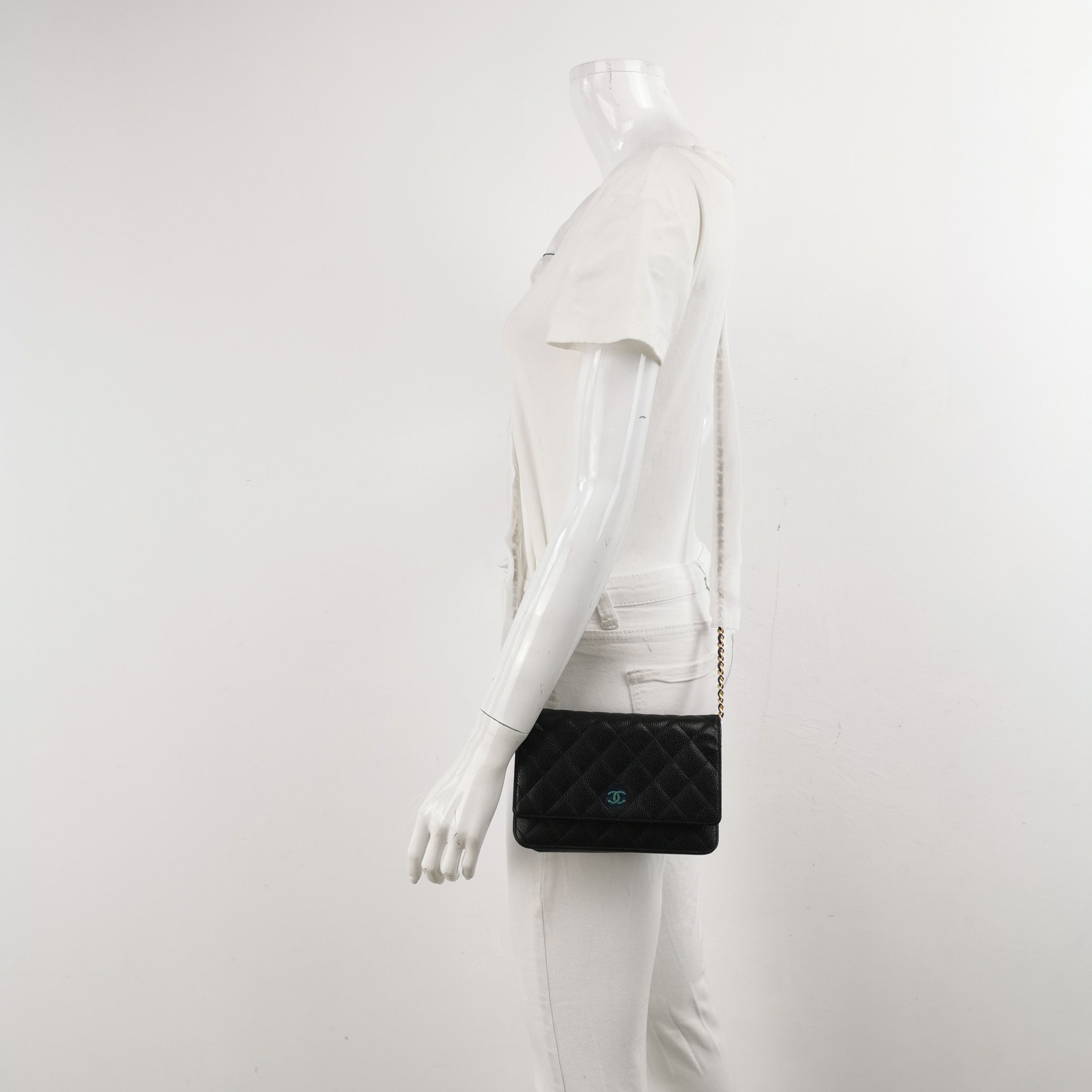 Chanel Chanel Women os Shoulder Bags Size ONE SIZE - 2 Thumbnail