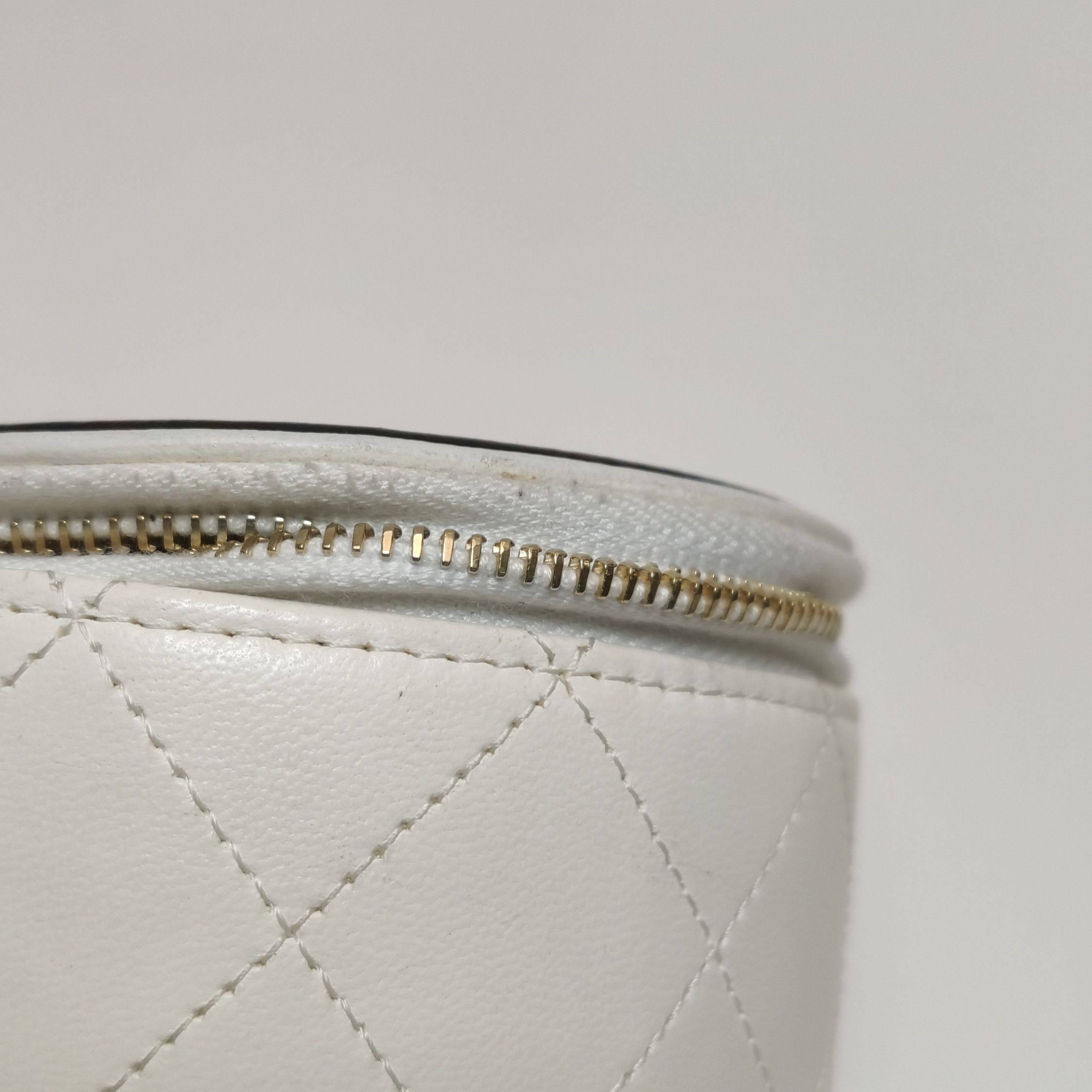 Chanel Chanel Women os Crossbody Bags Size ONE SIZE - 17 Thumbnail