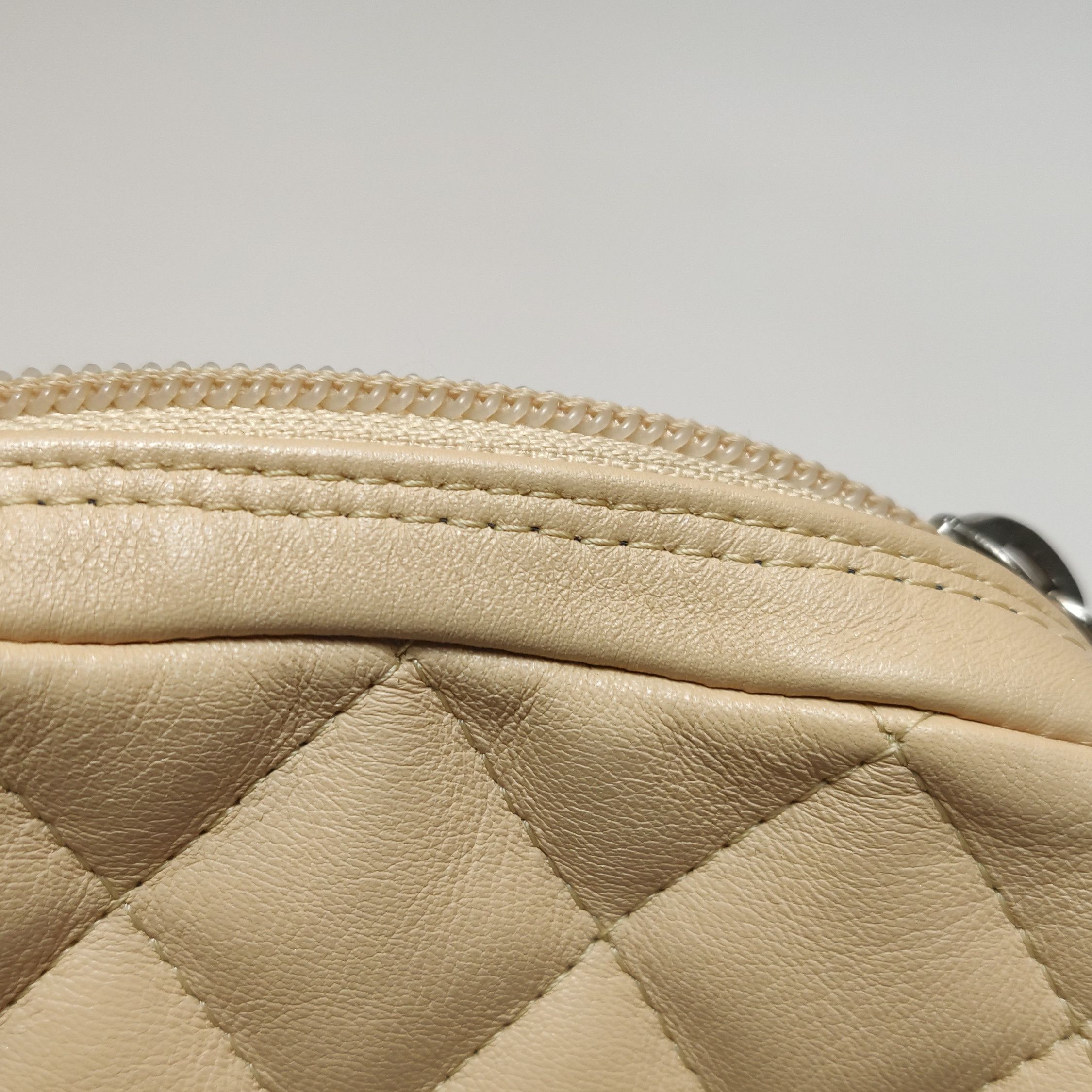 Chanel Chanel Women os Crossbody Bags Size ONE SIZE - 20 Thumbnail