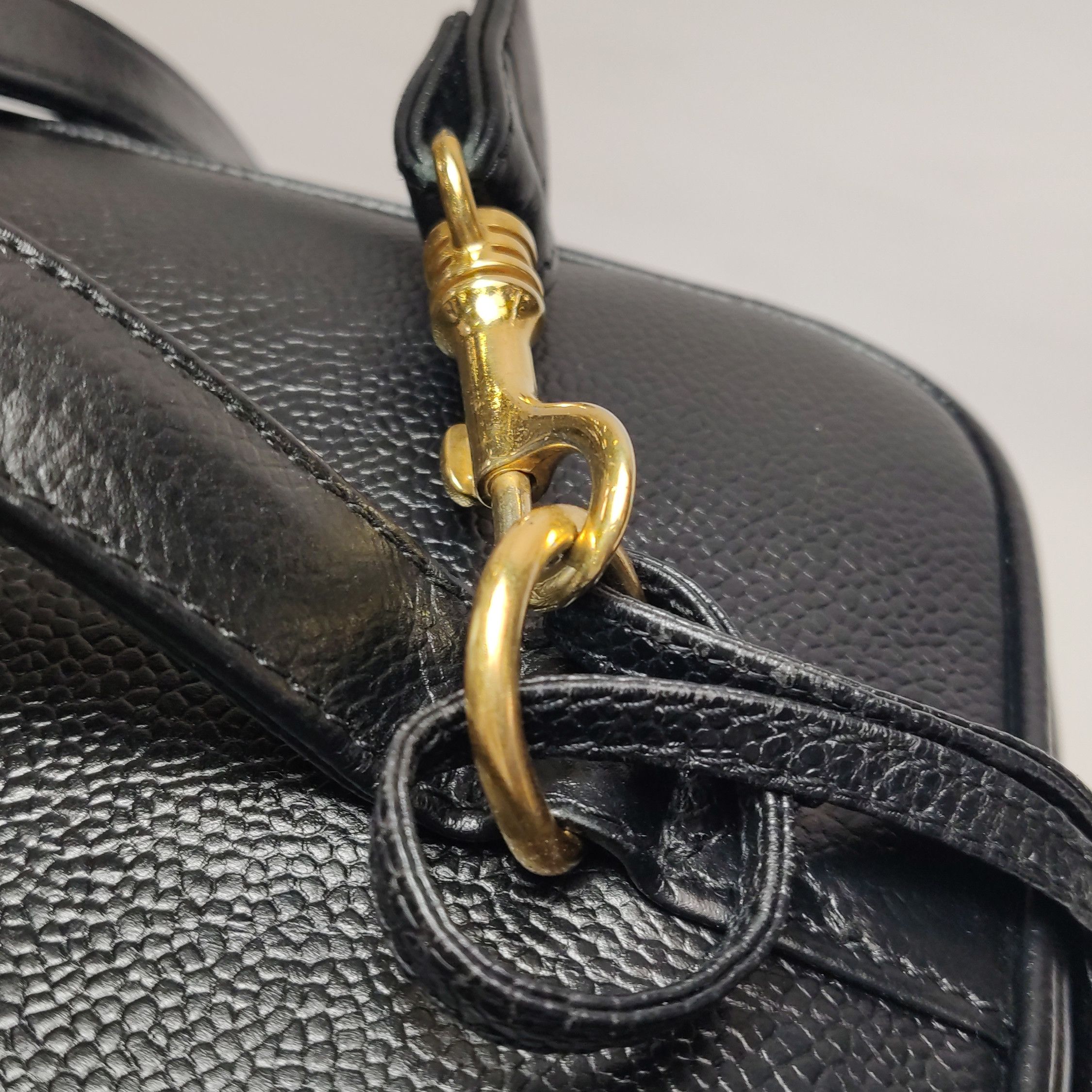 Chanel Chanel Women os Crossbody Bags Size ONE SIZE - 15 Thumbnail