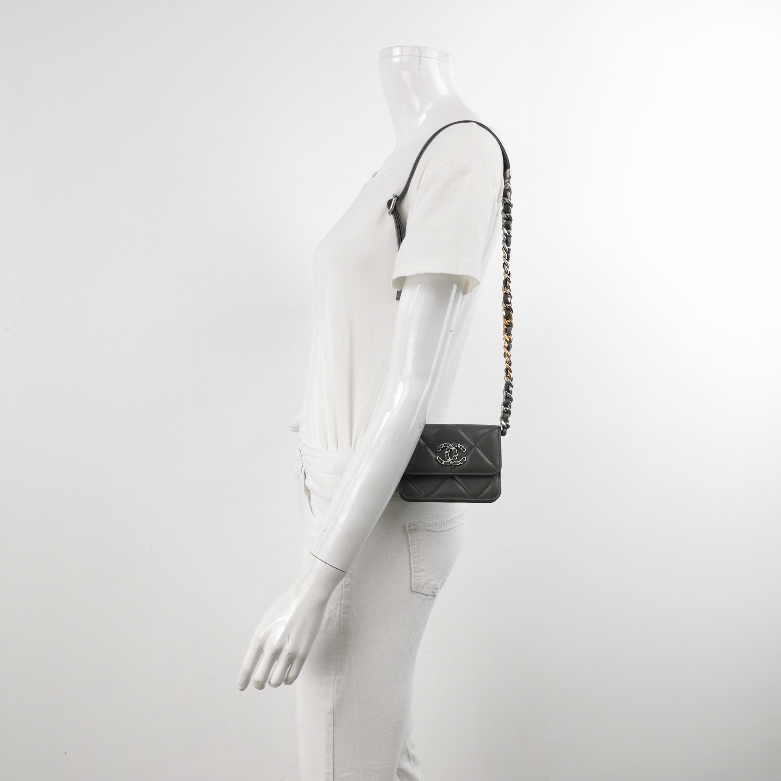 Chanel Chanel Women os Shoulder Bags Size ONE SIZE - 2 Thumbnail