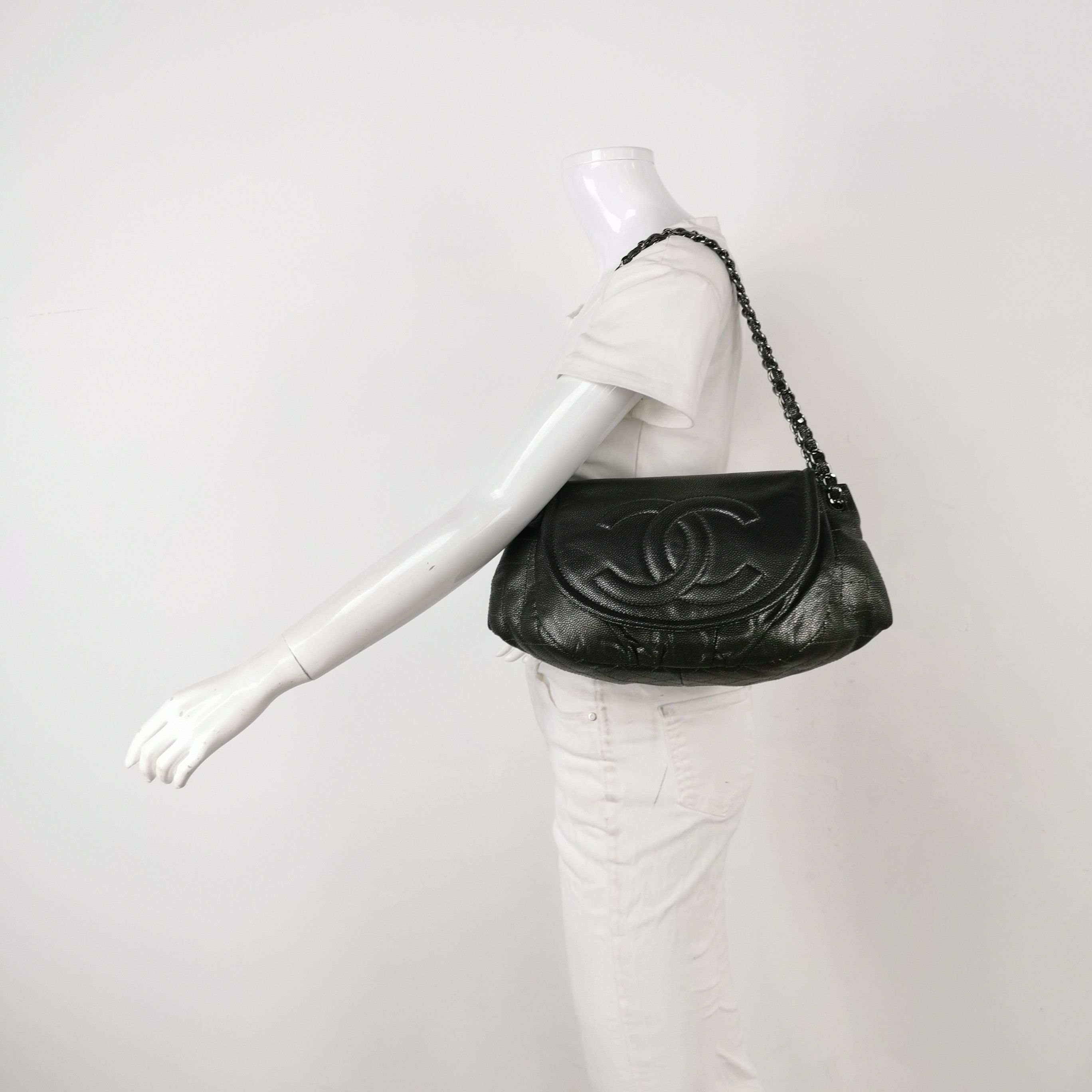 Chanel Chanel Women os Shoulder Bags Size ONE SIZE - 2 Thumbnail