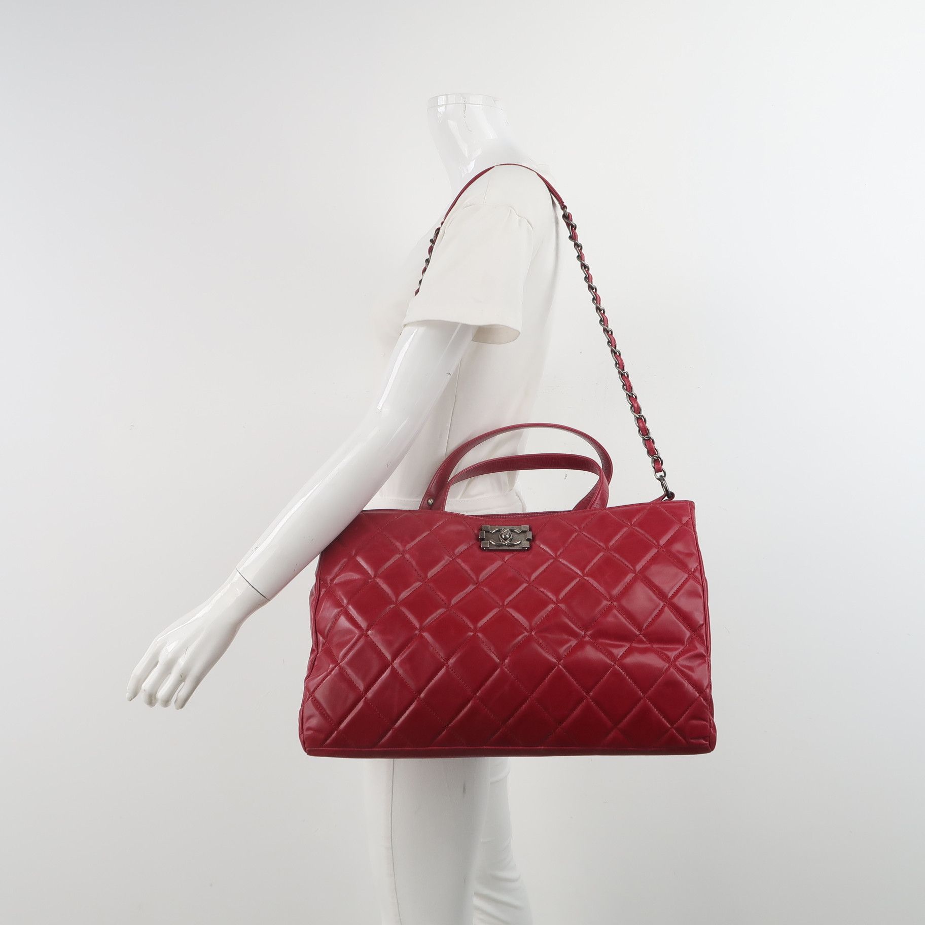 Chanel Chanel Women os Shoulder Bags Size ONE SIZE - 2 Thumbnail