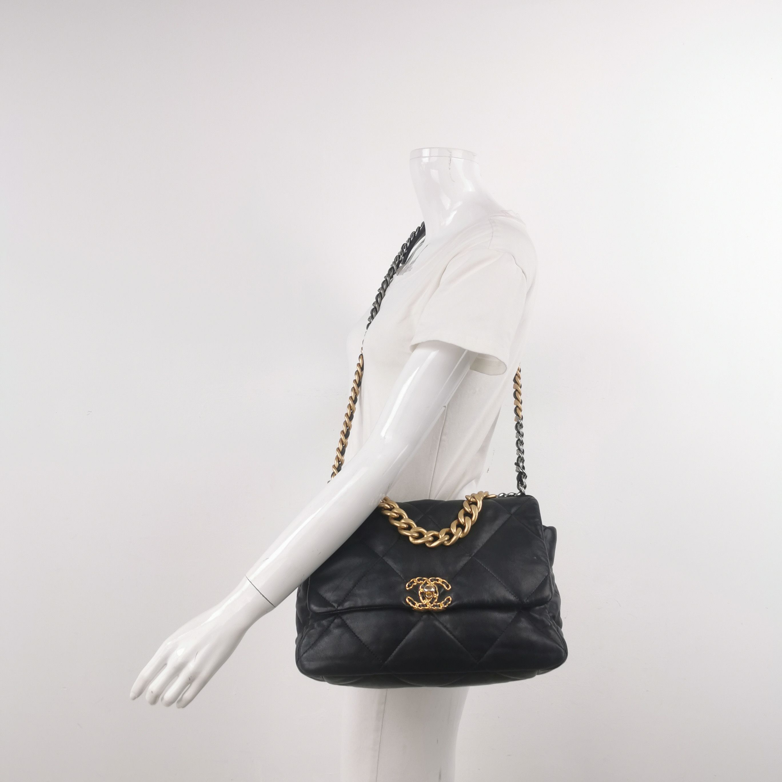 Chanel Chanel Women os Shoulder Bags Size ONE SIZE - 2 Thumbnail