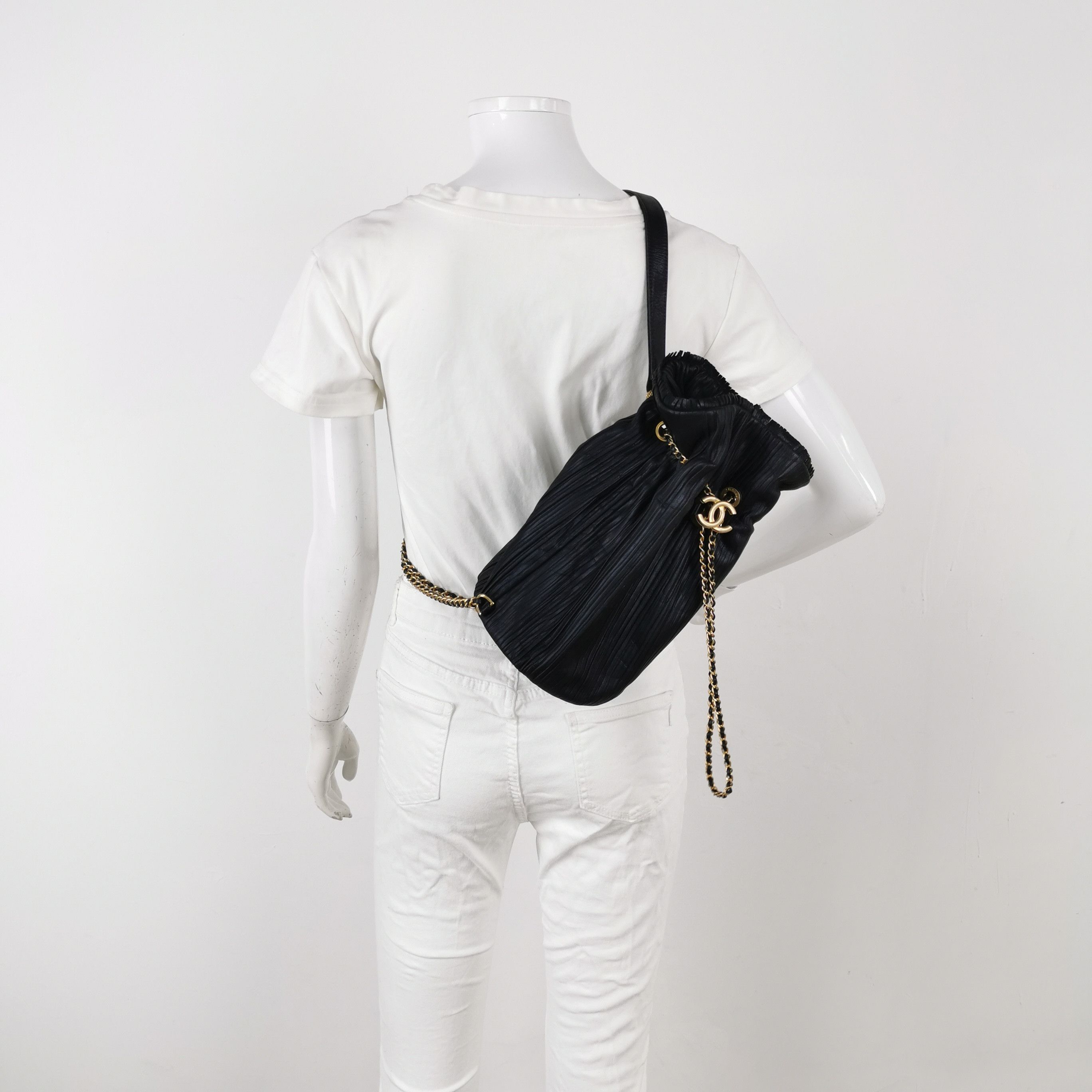 Chanel Chanel Women os Crossbody Bags Size ONE SIZE - 2 Thumbnail