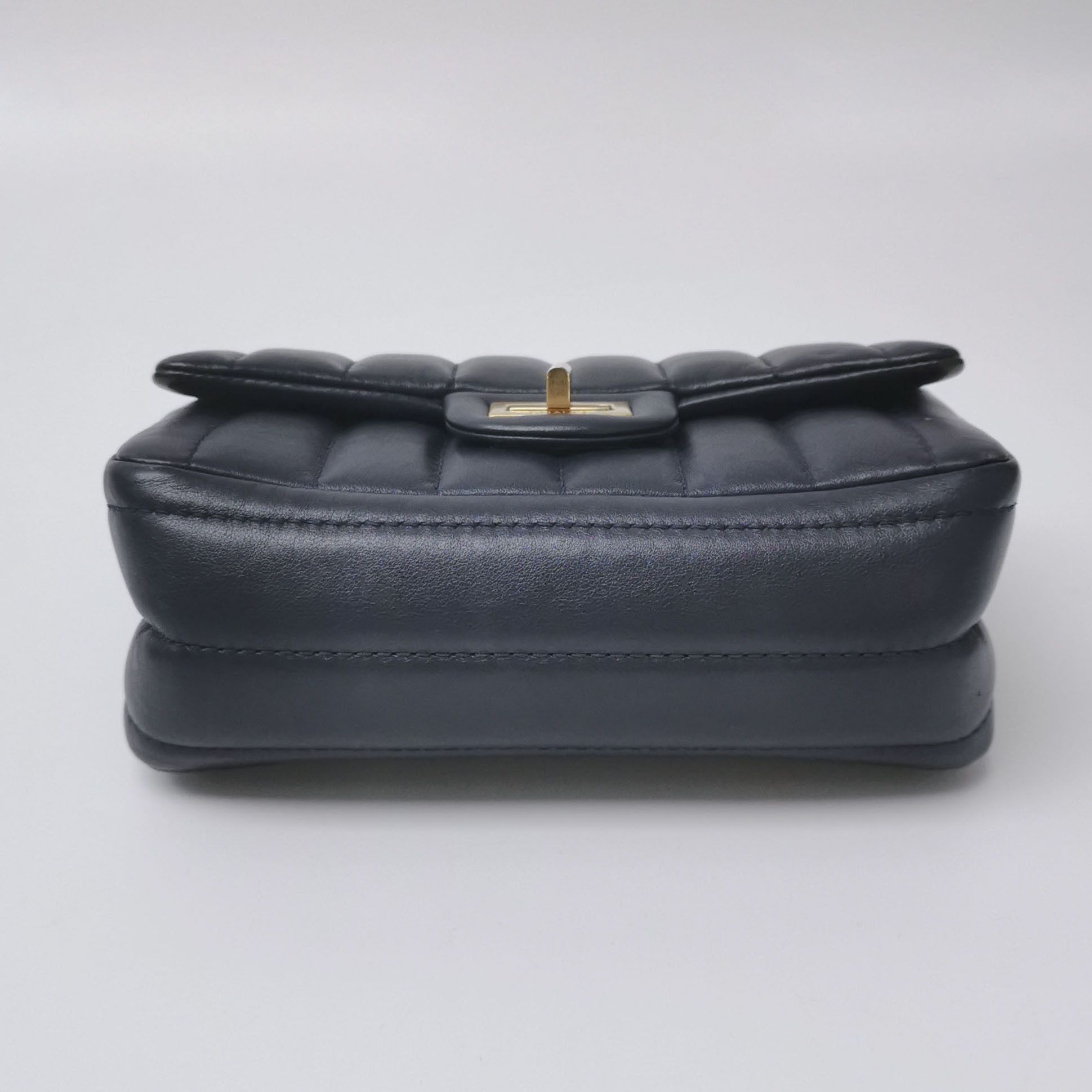 Chanel Chanel Women os Shoulder Bags Size ONE SIZE - 6 Thumbnail