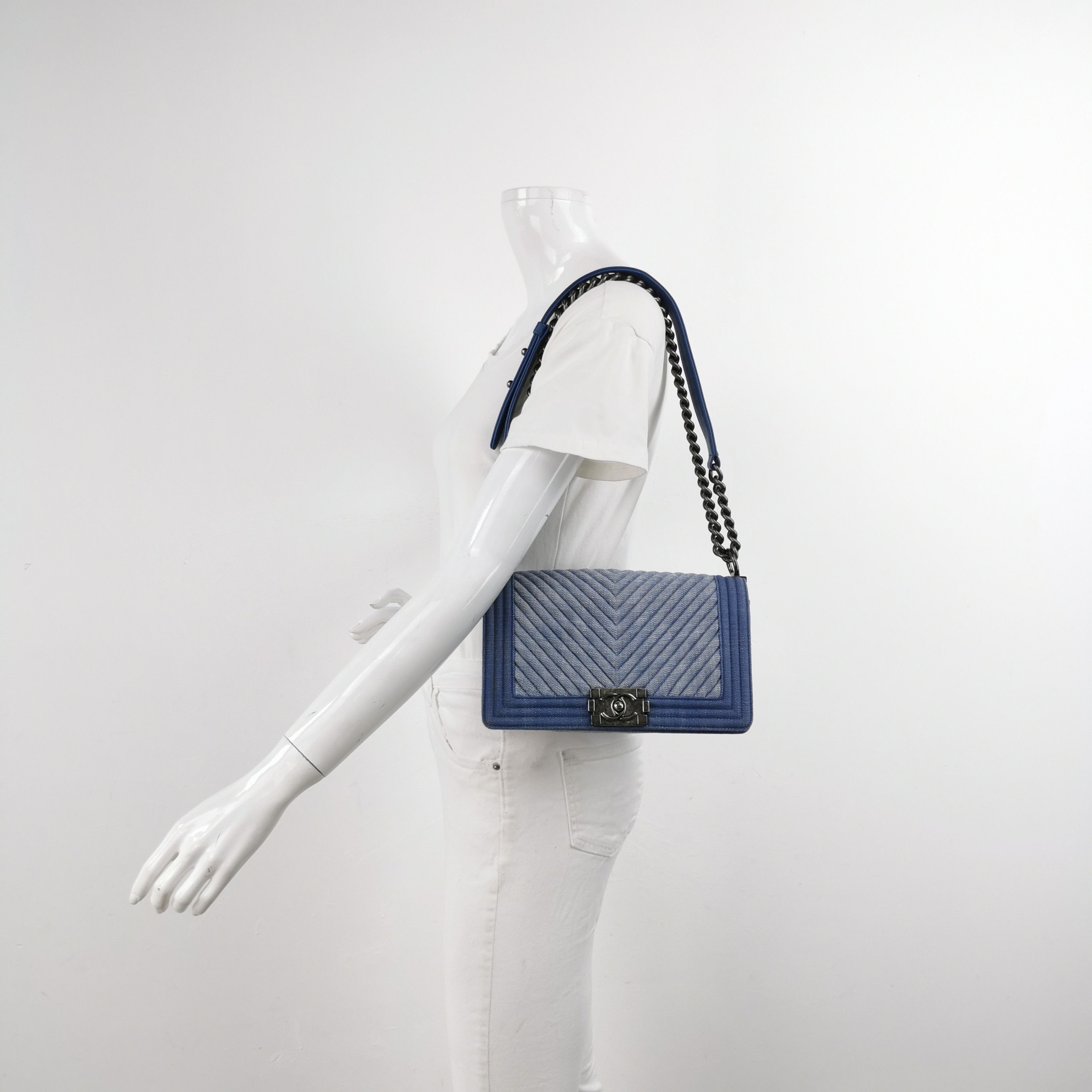Chanel Chanel Women os Shoulder Bags Size ONE SIZE - 2 Thumbnail