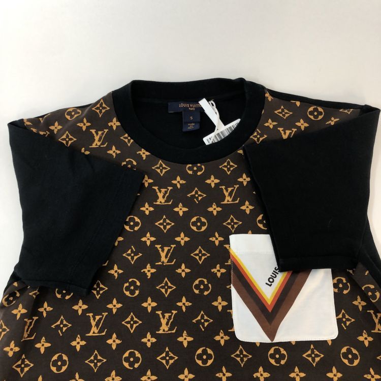 Louis Vuitton Louis Vuitton Monogram Pocket T-Shirt Size S Size US S / EU 44-46 / 1 - 9 Thumbnail