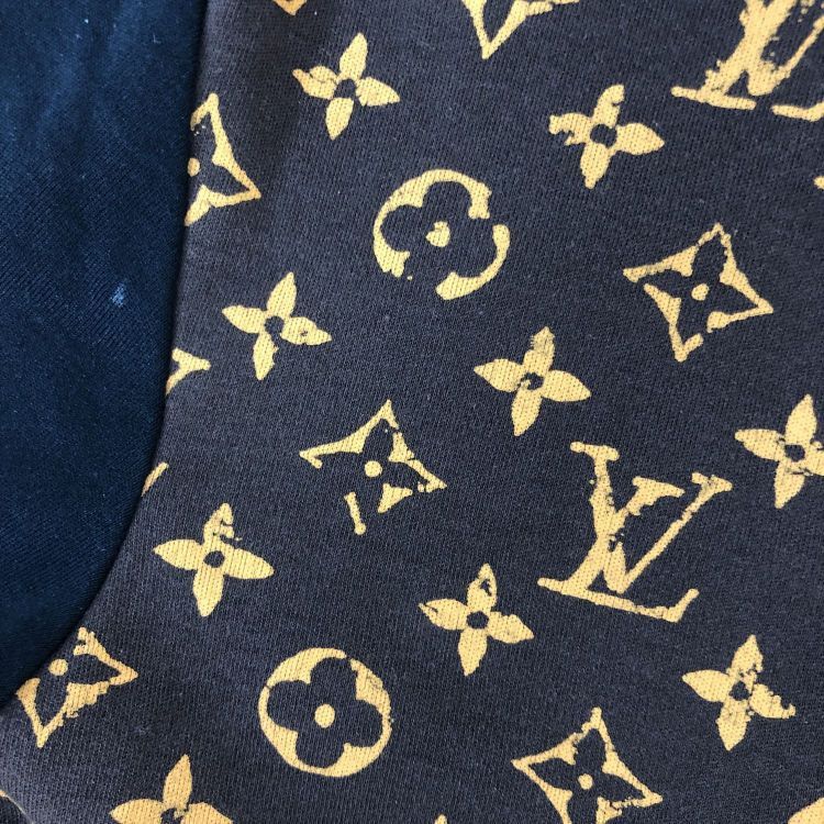 Louis Vuitton Louis Vuitton Monogram Pocket T-Shirt Size S Size US S / EU 44-46 / 1 - 11 Thumbnail