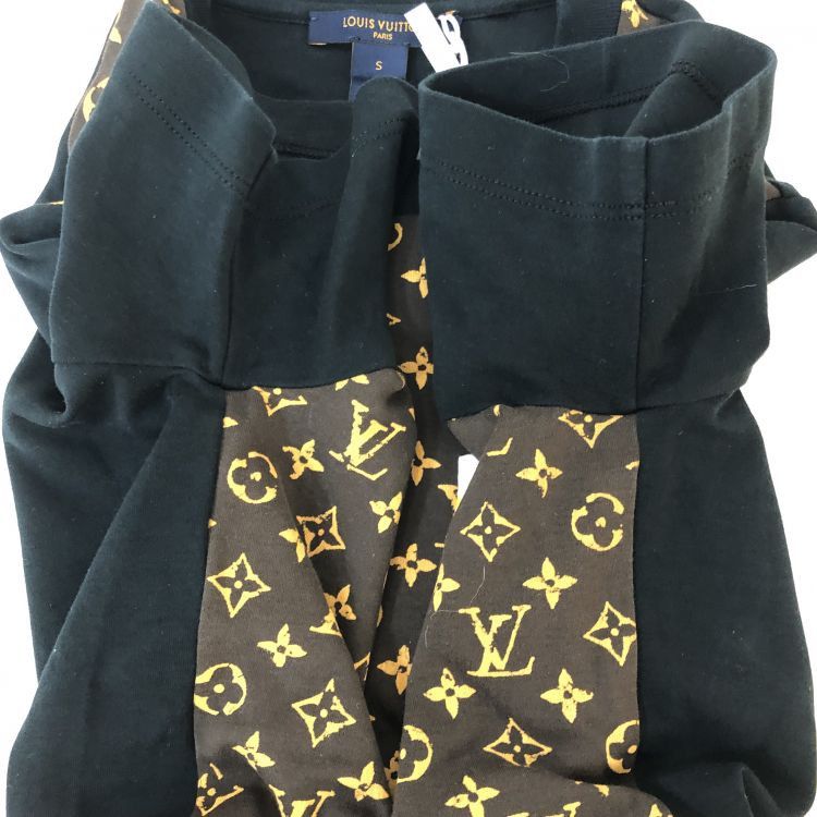 Louis Vuitton Louis Vuitton Monogram Pocket T-Shirt Size S Size US S / EU 44-46 / 1 - 10 Thumbnail