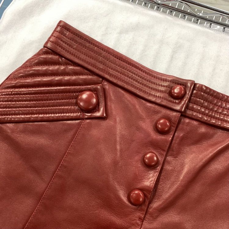 Louis Vuitton Louis Vuitton Lambskin Shorts Size 38 Size 27" / US 4 / IT 40 - 6 Thumbnail