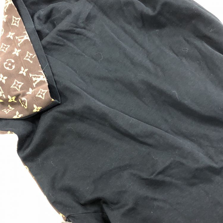 Louis Vuitton Louis Vuitton Monogram Pocket T-Shirt Size S Size US S / EU 44-46 / 1 - 8 Thumbnail