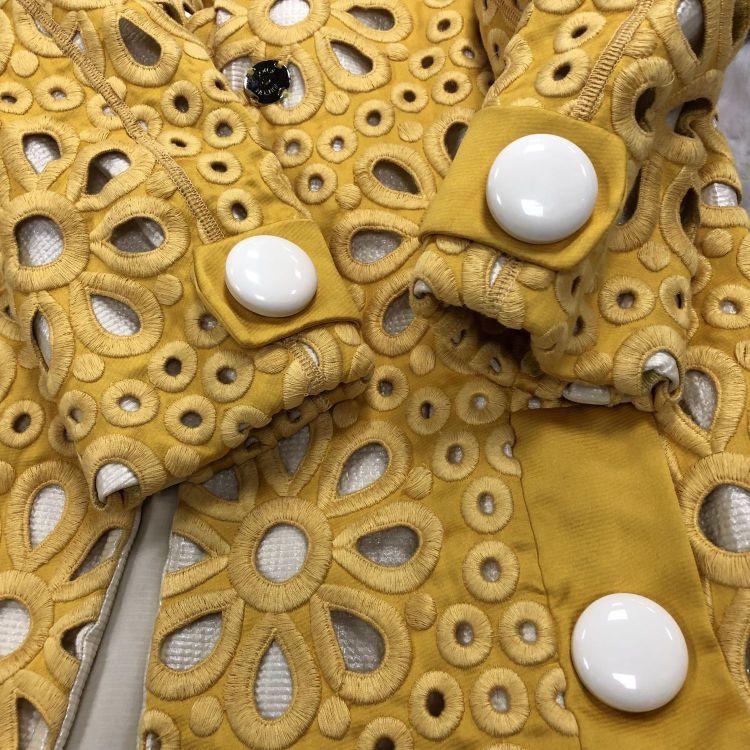 Louis Vuitton Louis Vuitton Yellow Floral Eyelet Coat Size 36 Size XS / US 0-2 / IT 36-38 - 7 Thumbnail
