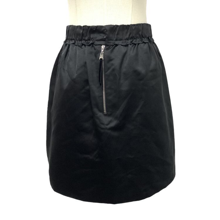 Louis Vuitton Louis Vuitton Floral Silk Mini Skirt Size 38 Size 27" / US 4 / IT 40 - 2 Thumbnail