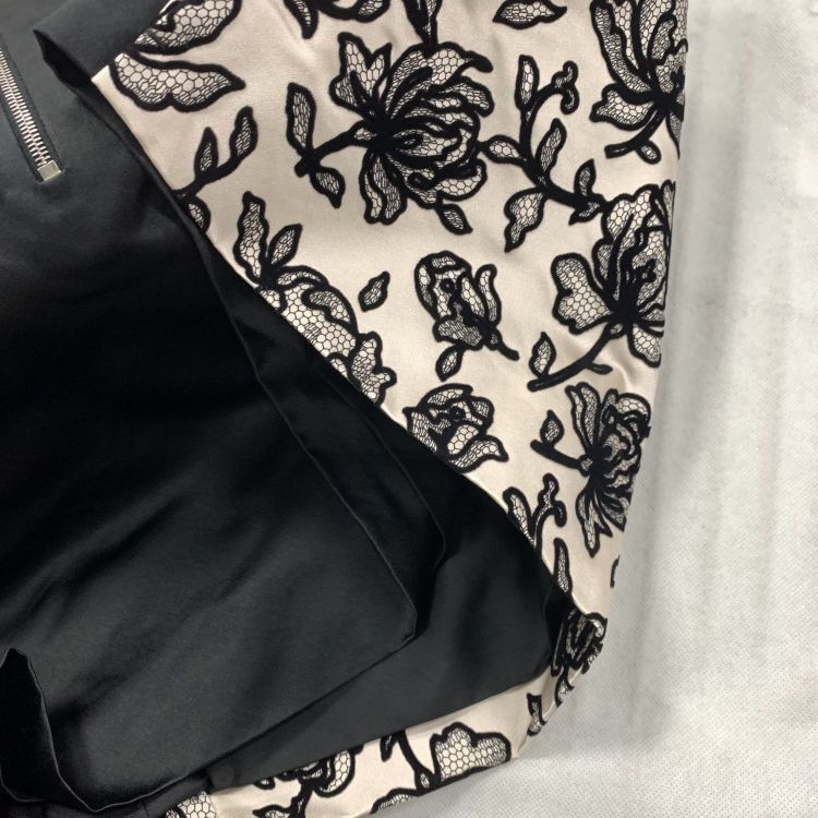 Louis Vuitton Louis Vuitton Floral Silk Mini Skirt Size 38 Size 27" / US 4 / IT 40 - 9 Thumbnail