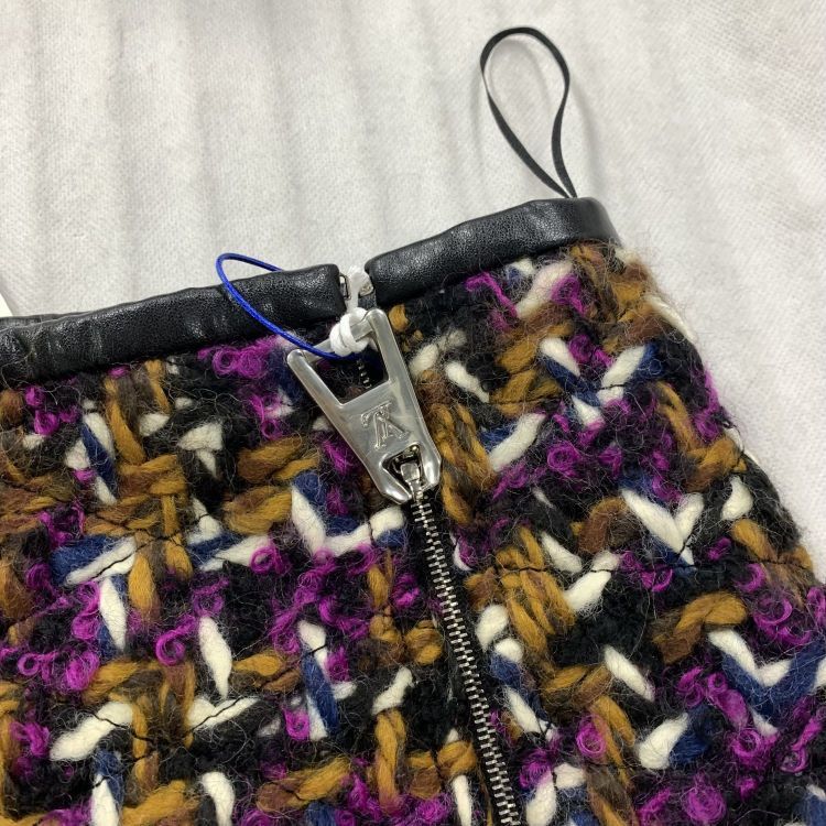 Louis Vuitton Louis Vuitton Multi-color Tweed Mini Skirt Size 36 Size 26" / US 2 / IT 38 - 5 Thumbnail