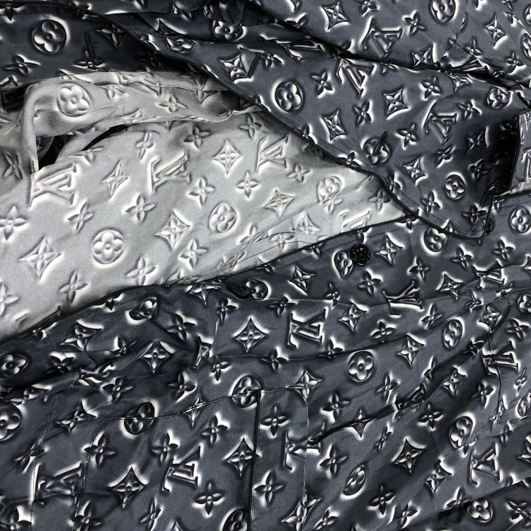 Louis Vuitton Louis Vuitton Monogram Silk Shirt Size S Size US S / EU 44-46 / 1 - 6 Thumbnail