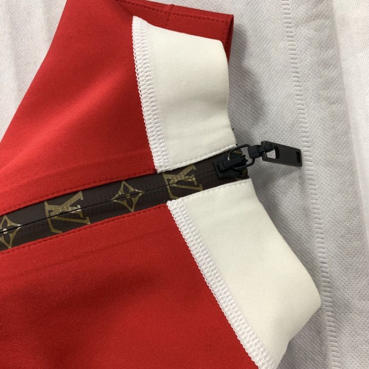 Louis Vuitton Louis Vuitton Monogram Zipper Crop Top Size S Size S / US 4 / IT 40 - 7 Thumbnail