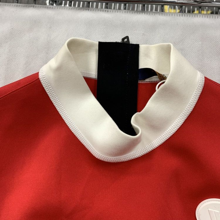 Louis Vuitton Louis Vuitton Monogram Zipper Crop Top Size S Size S / US 4 / IT 40 - 8 Thumbnail