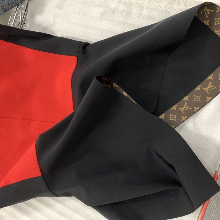 Louis Vuitton Louis Vuitton Monogram Zipper Crop Top Size S Size S / US 4 / IT 40 - 10 Thumbnail