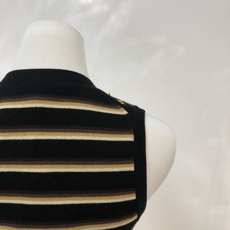 Louis Vuitton Louis Vuitton Embellished Knit Vest Size XS Size XS / US 0-2 / IT 36-38 - 8 Thumbnail