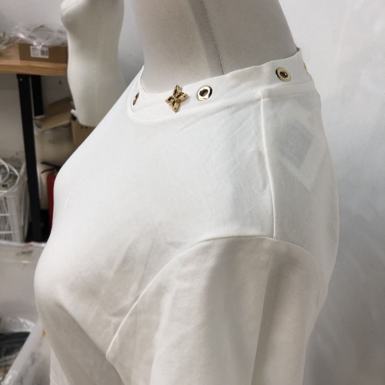 Louis Vuitton Louis Vuitton Monogram Eyelet T-Shirt XS Size XS / US 0-2 / IT 36-38 - 6 Thumbnail