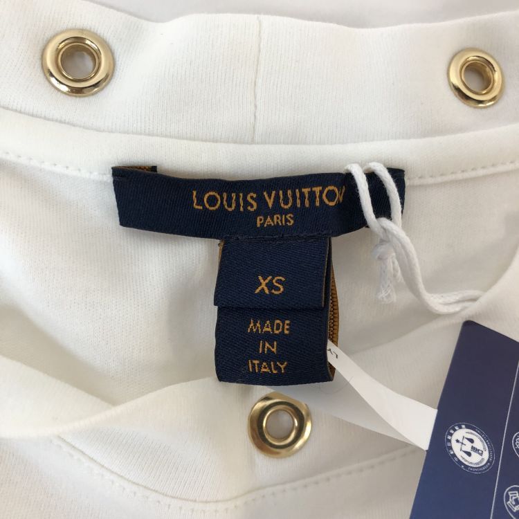 Louis Vuitton Louis Vuitton Monogram Eyelet T-Shirt XS Size XS / US 0-2 / IT 36-38 - 3 Thumbnail