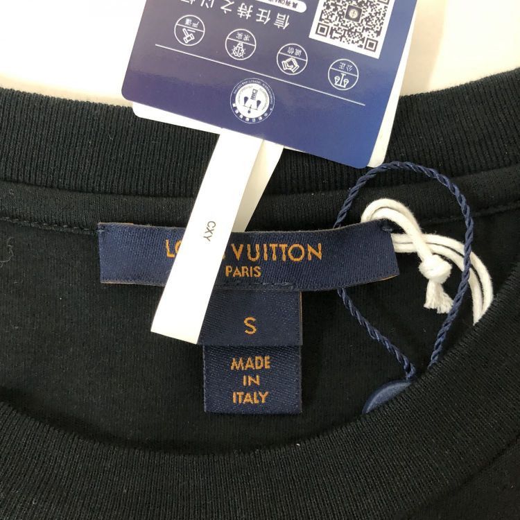 Louis Vuitton Louis Vuitton Trunks & Bags T-Shirt Size S Size US S / EU 44-46 / 1 - 3 Thumbnail