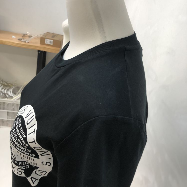 Louis Vuitton Louis Vuitton Trunks & Bags T-Shirt Size S Size US S / EU 44-46 / 1 - 7 Thumbnail