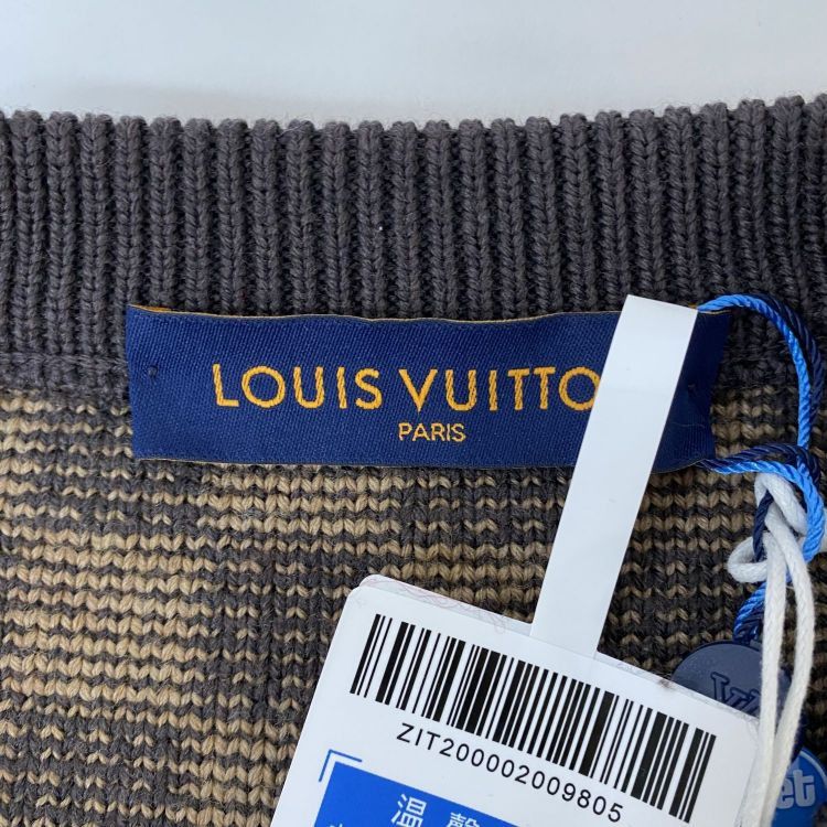 Louis Vuitton Louis Vuitton Damier Checkered Sweater Size L Size US L / EU 52-54 / 3 - 3 Thumbnail