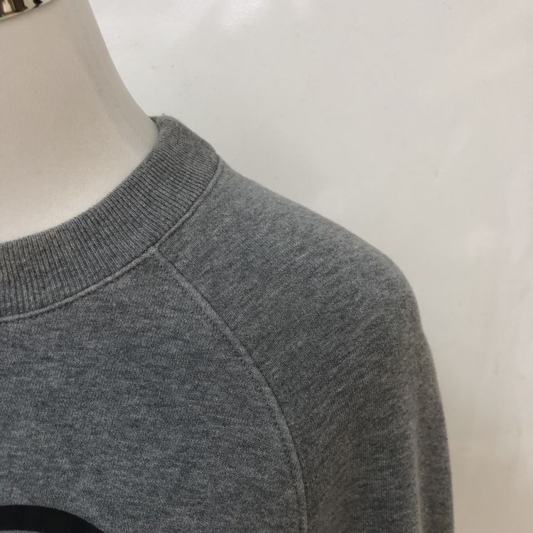 Louis Vuitton Louis Vuitton Heart Logo Sweatshirt Size S Size US S / EU 44-46 / 1 - 7 Thumbnail