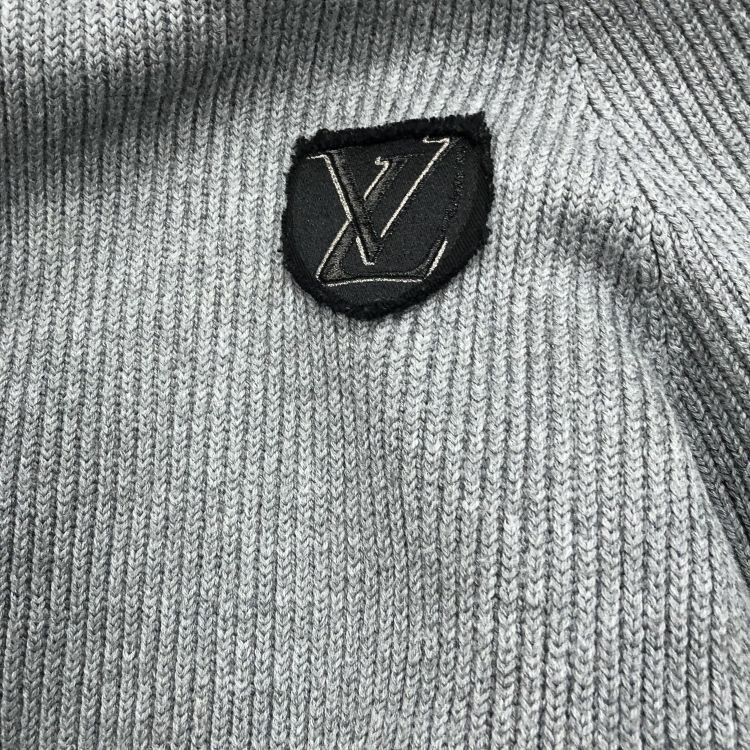 Louis Vuitton Louis Vuitton Logo Patch Sweater Size L Size US L / EU 52-54 / 3 - 7 Thumbnail