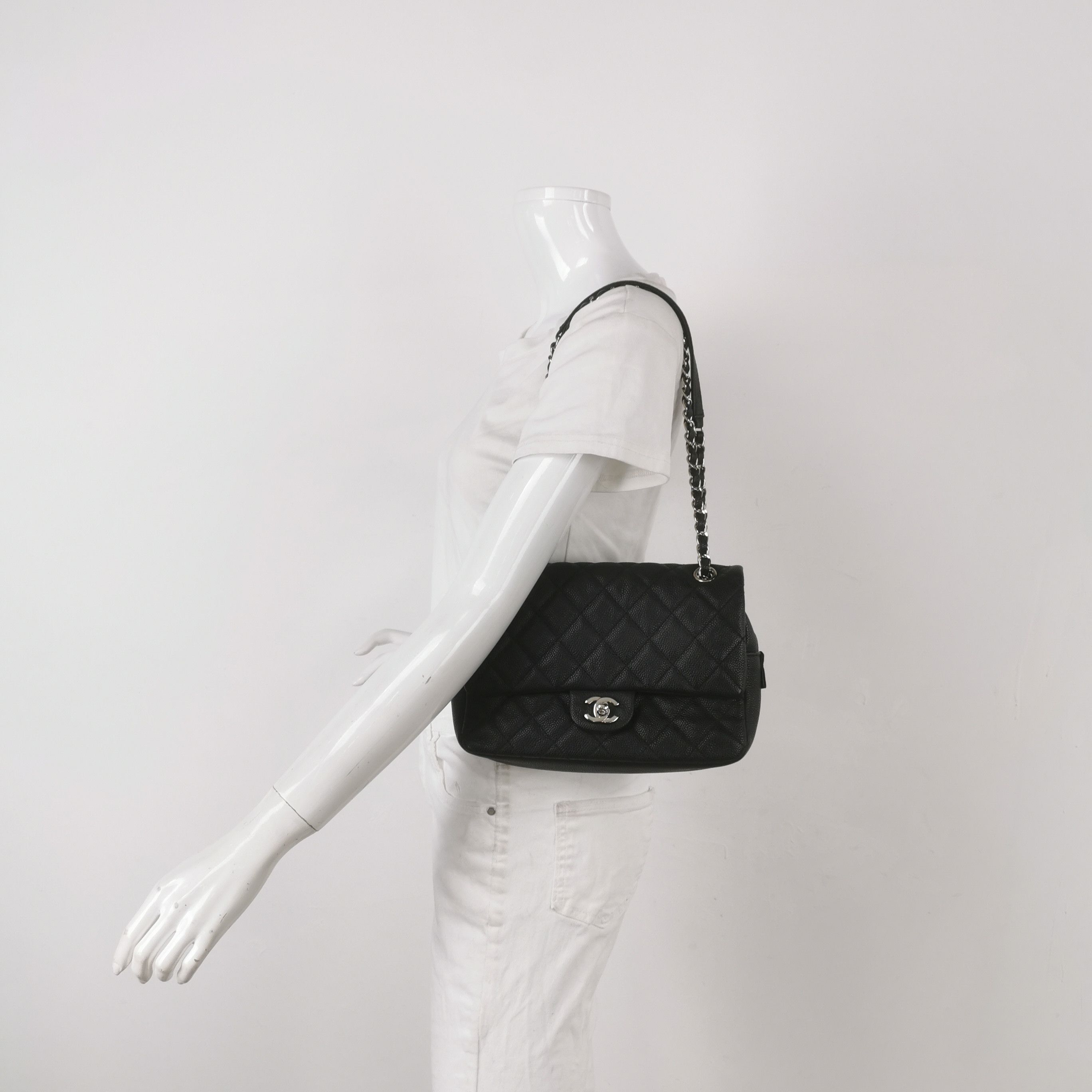Chanel Chanel Women os Shoulder Bags Size ONE SIZE - 2 Thumbnail