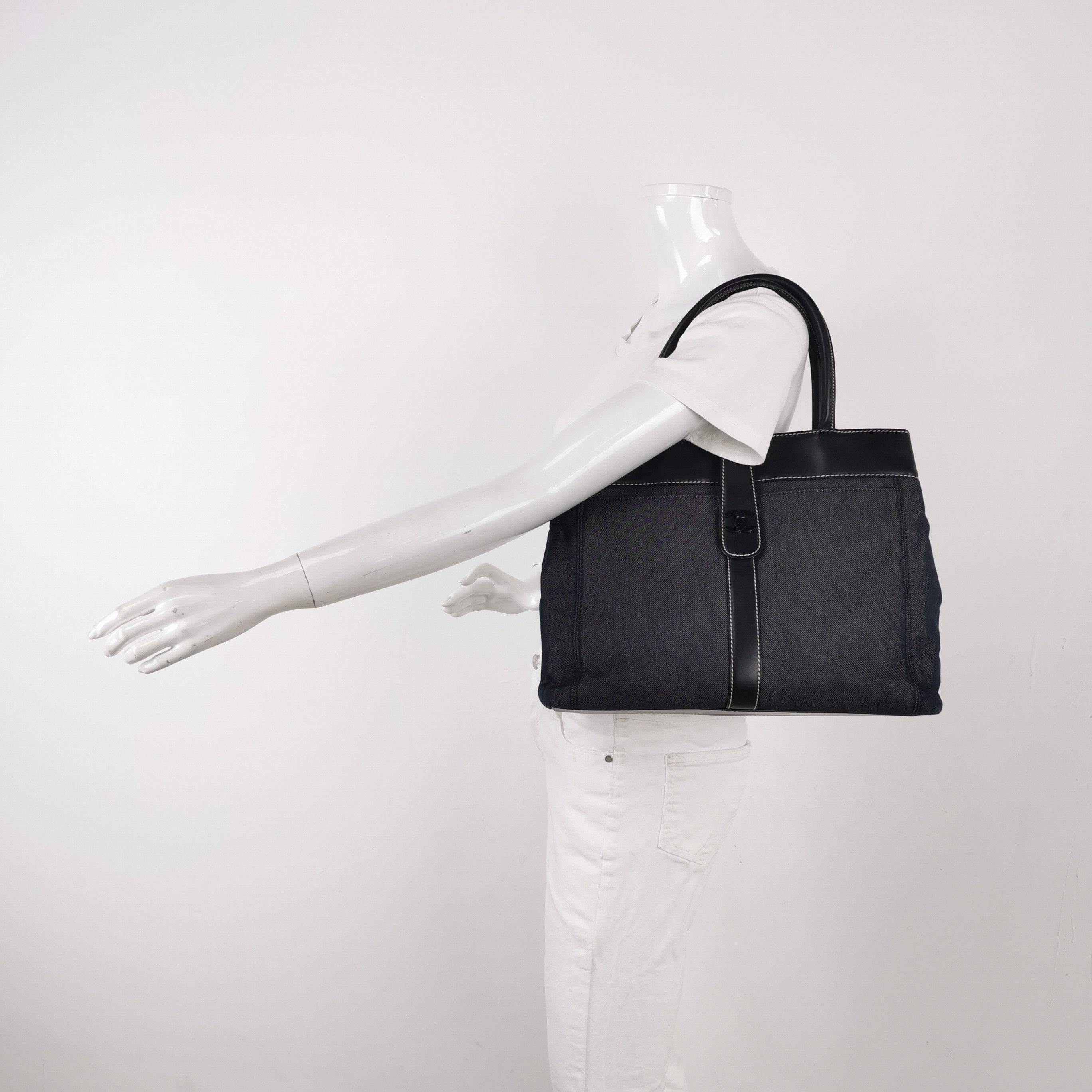 Chanel Chanel Women os Tote Bags Size ONE SIZE - 2 Thumbnail