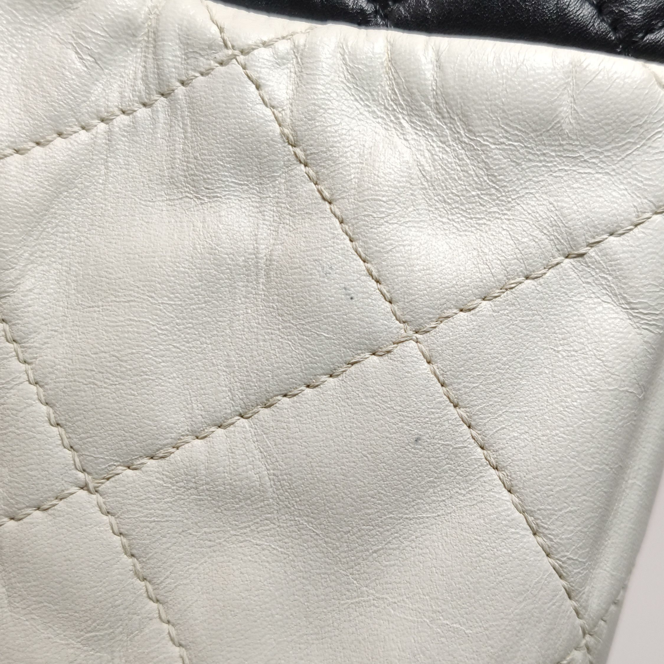Chanel Chanel Women os Shoulder Bags Size ONE SIZE - 18 Thumbnail